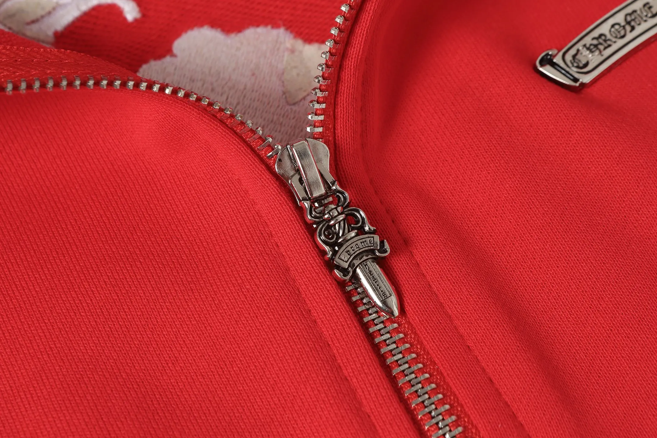 P270 K05 cross-border model, please do not place an order if you are pursuing quality - Chrome Hearts/Chrome Heart Sanskrit Cross ✝️ Raglan sleeve zipper sweatshirt cardigan jacket - High weight, high density and high quality, soft, delicate and skin-friendly wool, soft and silky to the touch, excellent warmth and skin-friendly properties - Custom-woven and custom-dyed, no color difference, no matter the fabric or workmanship details, beat the ordinary version on the market - Hardware zipper accessories are all customized, full of details -Colour: black red -Size: S M L XL